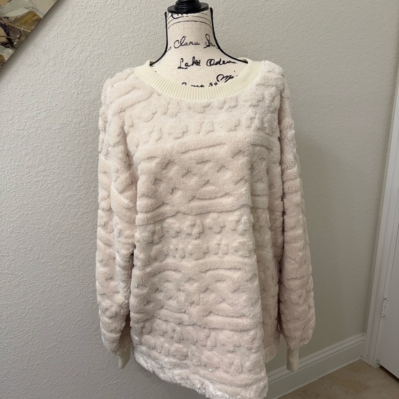 NWT--Free People Cable knit Sweatshirt Sweater with pockets sz L - Picture 4 of 8